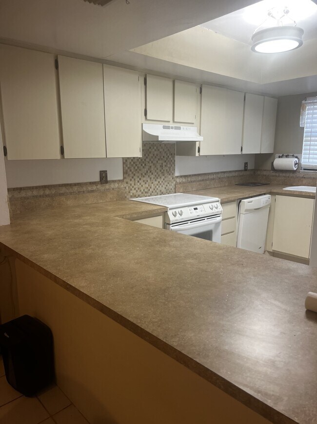 1754 Cape Coral Pkwy E