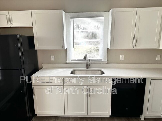 Photo - 215 Hartman St