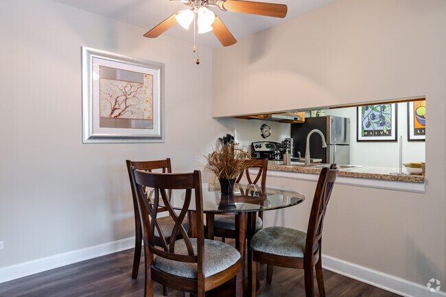 2BR, 1BA - Dining