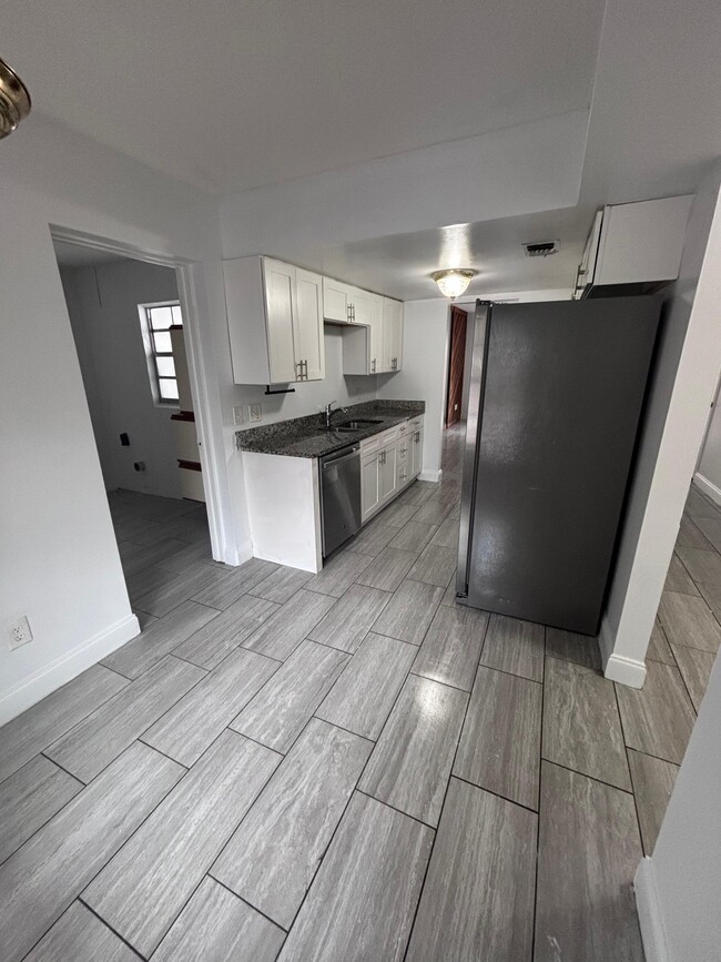 Photo - 4825 Lighthouse Cir