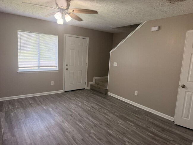 Photo - 2916 Sequoia Ave Unit 2916 Sequoia Ave