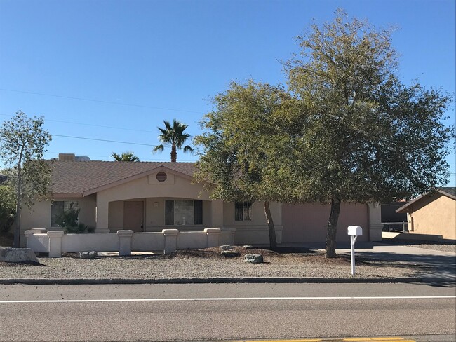 COMING SOON! 4Br/2Ba; Large Yards w/Trees! - COMING SOON! 4Br/2Ba; Large Yards w/Trees! House