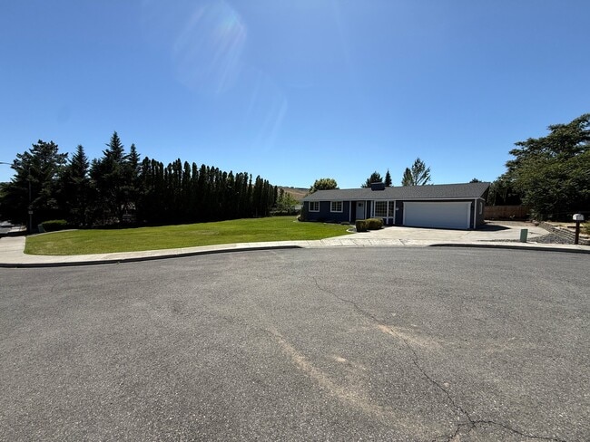 Photo - 1108 S Kellogg St