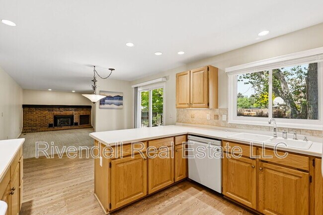 Photo - 8007 S Datura St