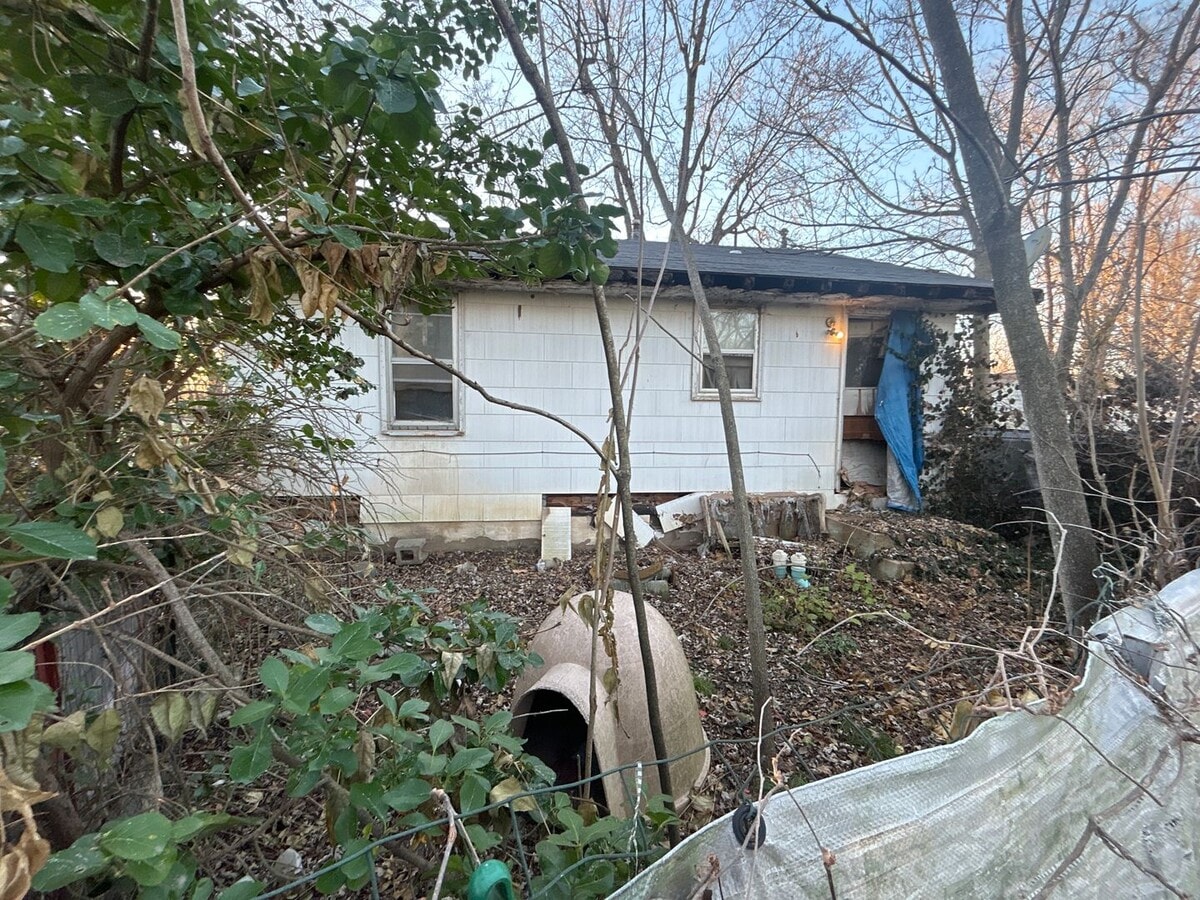 HALFWAY - Small Country Home with Shed - $... - HALFWAY - Small Country Home with Shed - $...