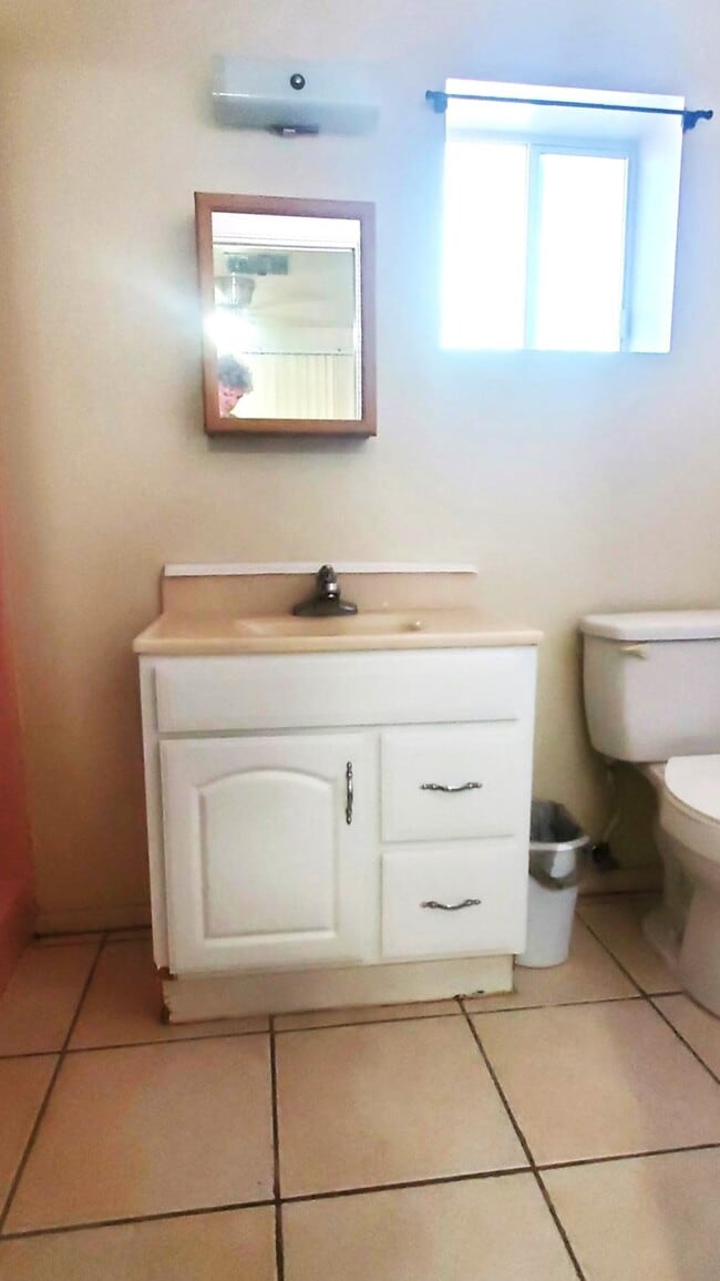 Photo - 822 W Rocalla Ave