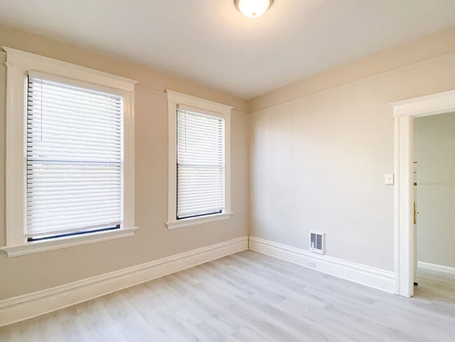 Photo - 527 Union St