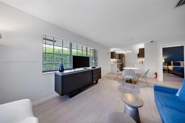 Photo - 707 NE 22nd Dr Unit 707