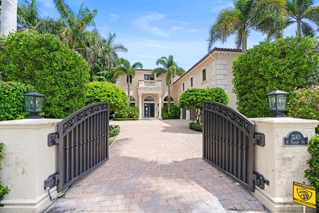 Photo - 3240 N Flagler Dr