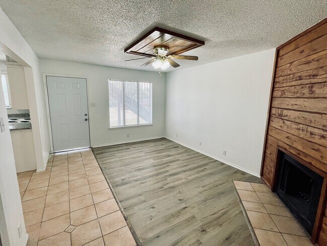 Photo - 1203 Redwood St