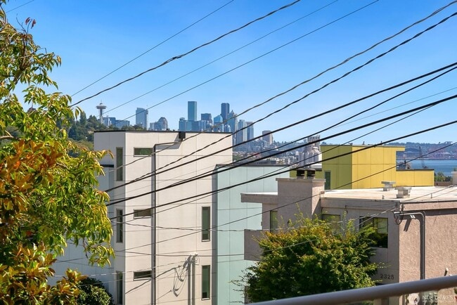 Photo - Luxury spacious unit with partial downtown view in Magnolia Unit 101