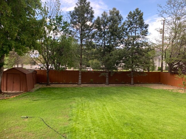 Photo - 851 E Newbold Cir