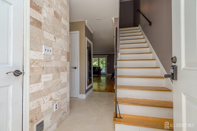 Photo - 118 Buttonwood Dr