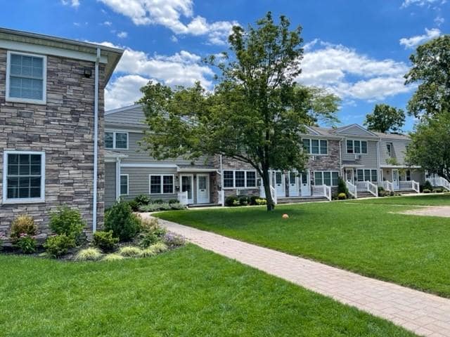 Fairfield Village At Commack