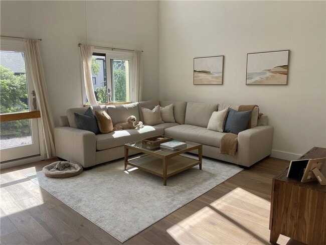 Photo - 310 Swans Wharf Row