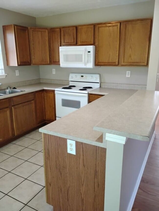 Photo - 3888 Ledyard St