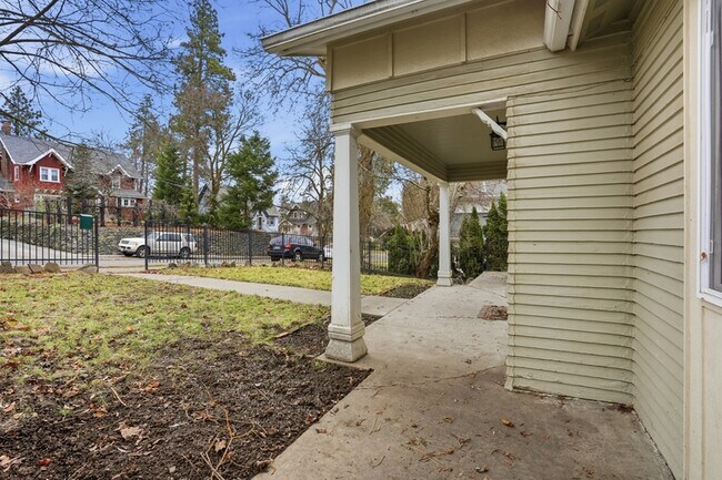 Photo - 508 E 19th Ave