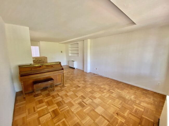Photo - Great Foggy Bottom One Bedroom with Roof T... Unidad 715 South