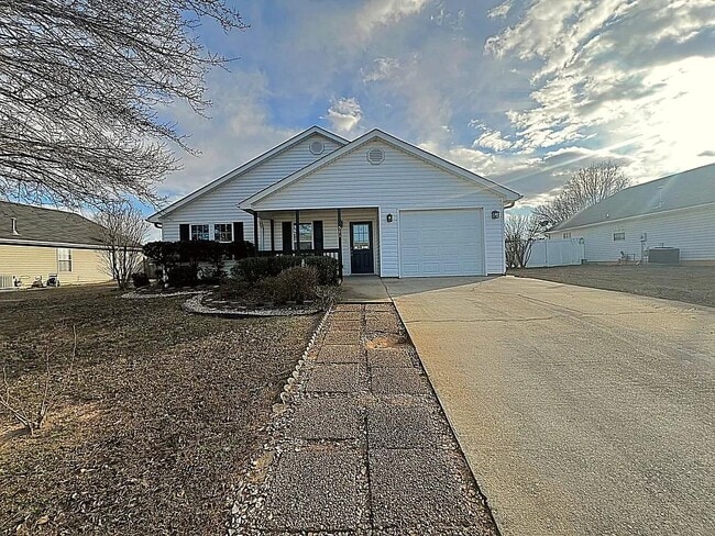 Photo - 511 Climbing Rose Ct