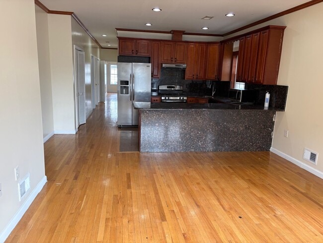 Photo - 30 Whitman Ave Unit -1