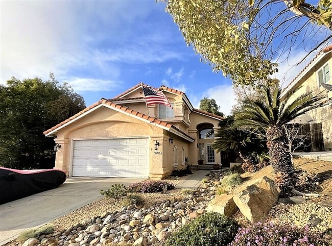 Building Photo - Beautiful Single Family home with Large Backyard