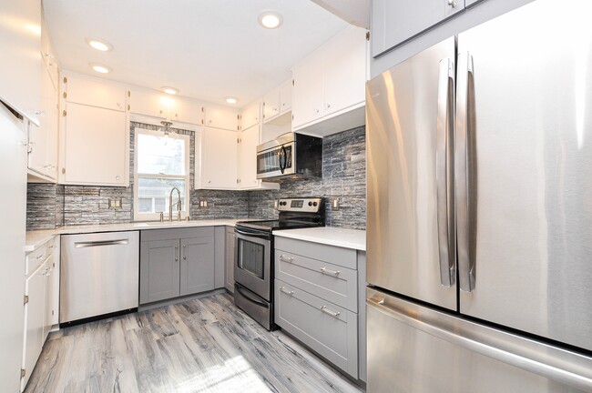 Photo - 408 15th Ave SW