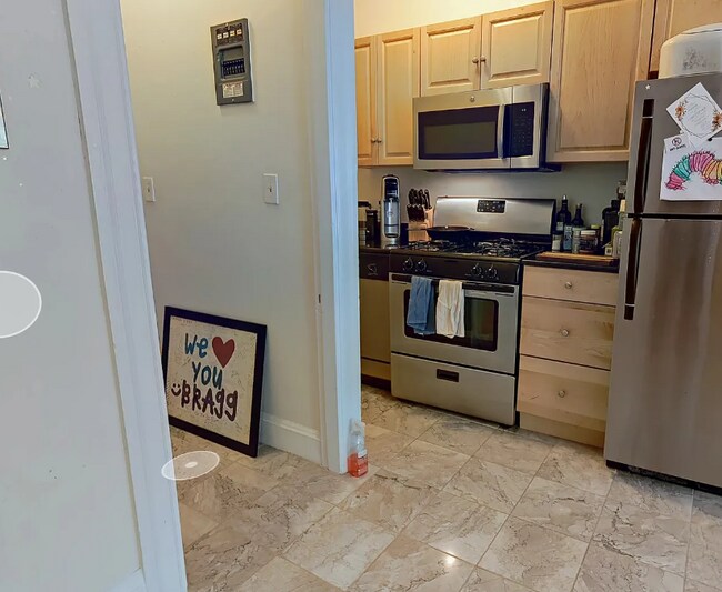 Photo - 1067 Beacon St Unidad 7