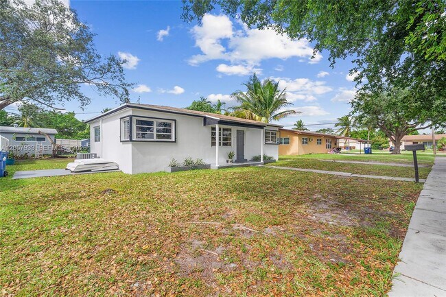 Photo - 17410 NE 11th Ave