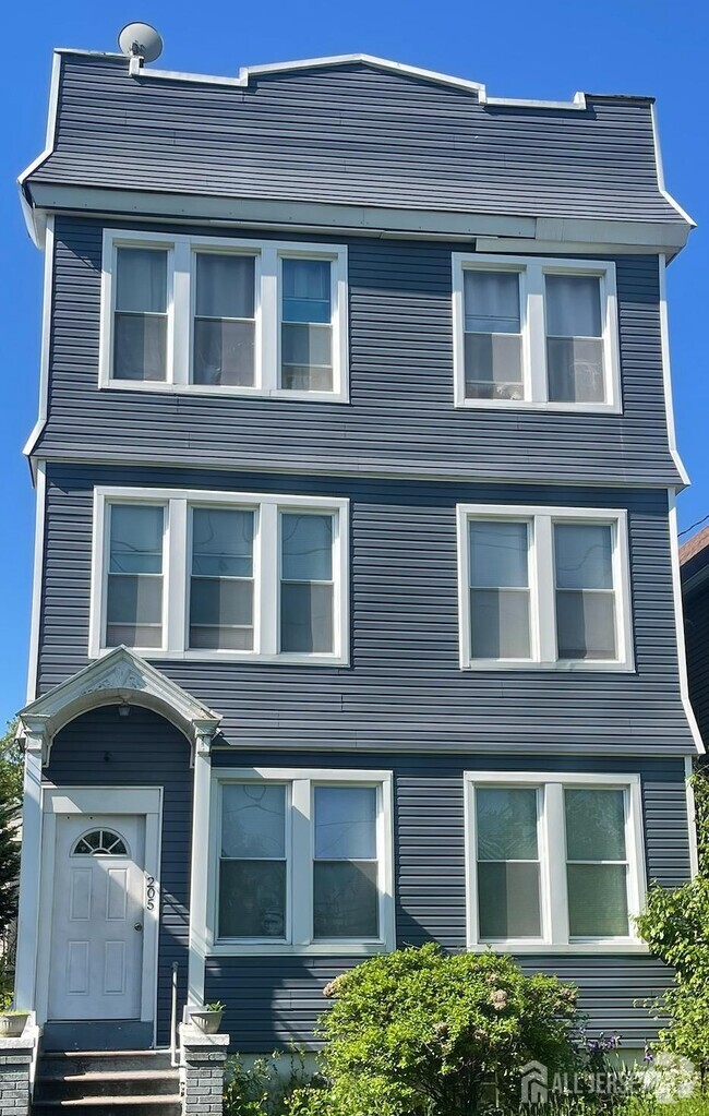 Building Photo - 205 Duncan Ave Unit 6 Rental