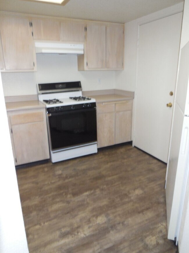 1072 Burton Dr Unidad C