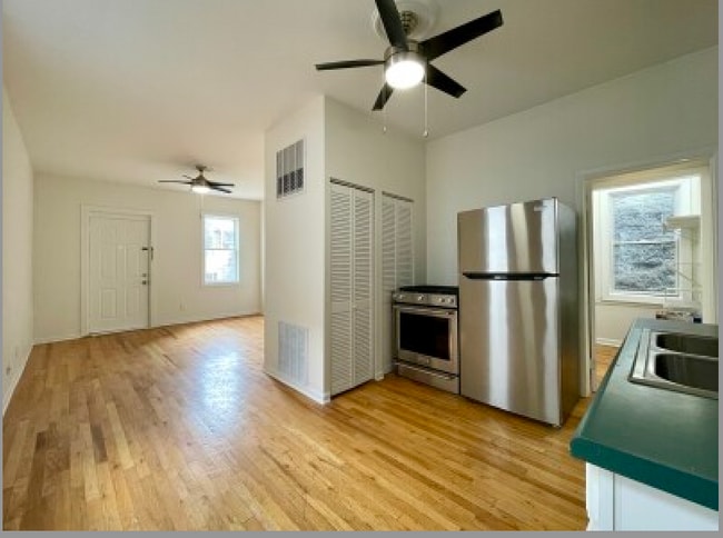 2221 N Hoyne Ave Unit 2