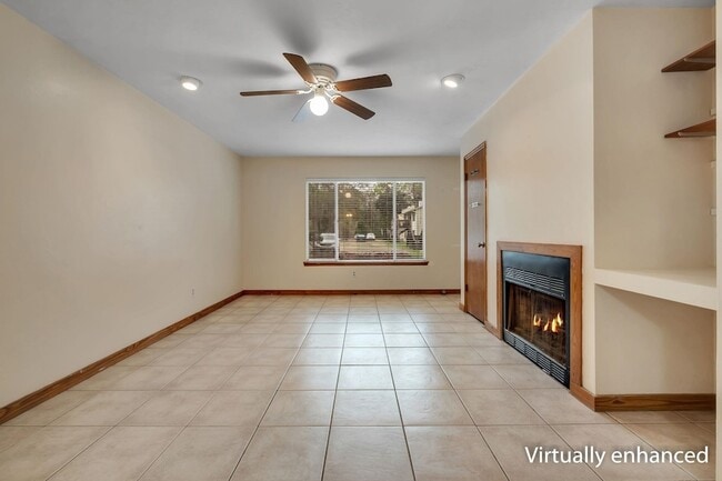 2008 E Park Ave