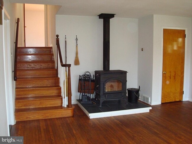 Photo - 1346 Faucett Dr