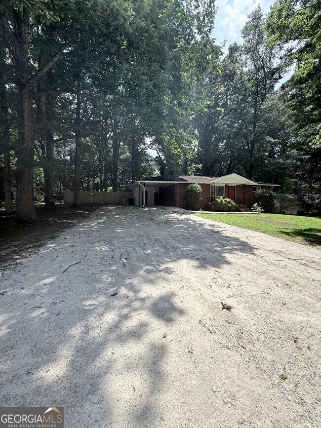 Photo - 317 Hilltop Circle Extension SW