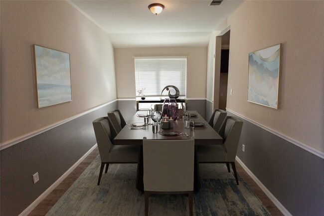 Building Photo - 5826 Euclid Loop