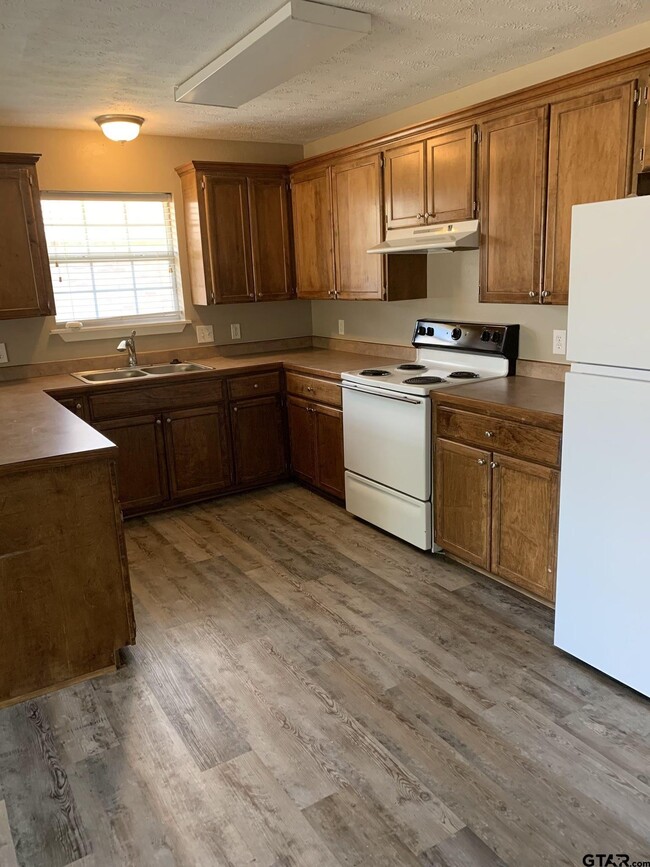 Photo - 113 Elm Creek Dr