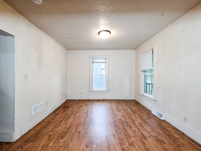 Photo - 1208 Koenigstein Ave