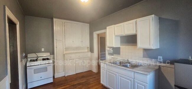 Photo - 3319 W 126th St Unit 1