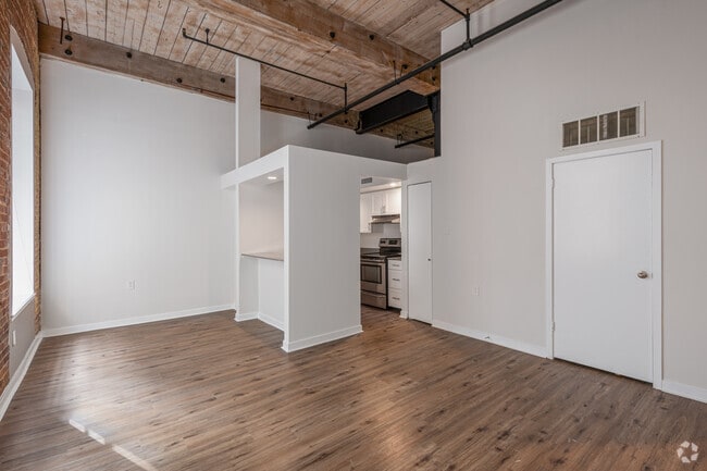 1 BR, 1 BA - 717SF - Living Room