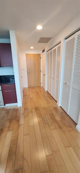 Photo - 253 NE 2nd St Unidad 631
