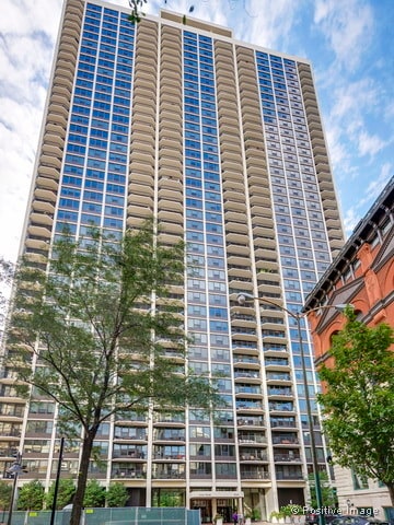 Building Photo - 1560 N Sandburg Terrace Unit 415J