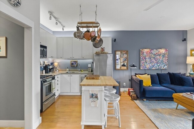 Photo - 114 W Concord St Unidad 2