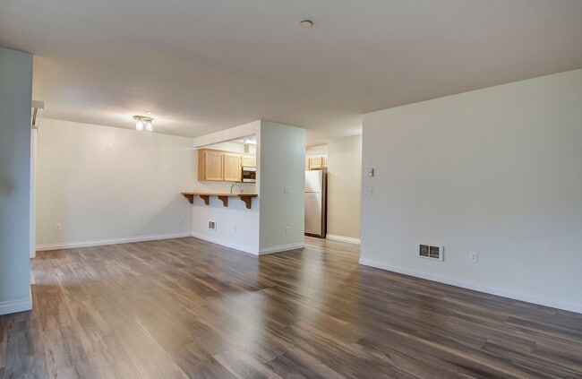 Photo - 3 Bed 2 Bath Second floor Condo - HALF OFF...