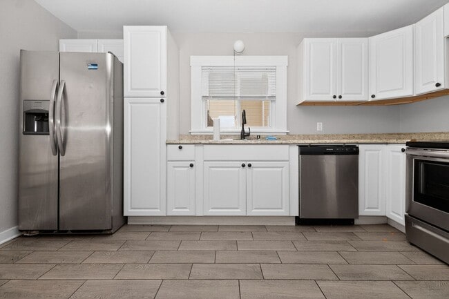 Photo - 1631 W Custer Ave