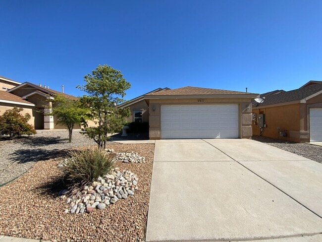 3 Bedroom Single Story Home Available in V... - 3 Bedroom Single Story Home Available in V...