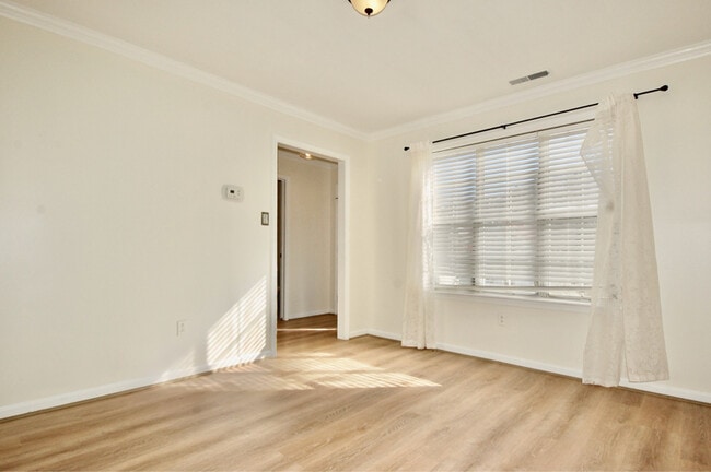 Photo - 937 Welch Cir