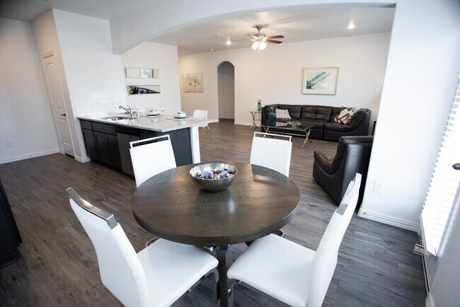 Photo - 4555 Foxton Ln