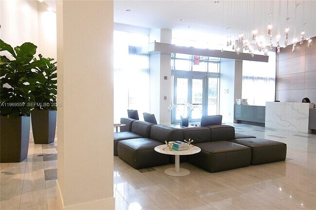 Photo - 2001 Meridian Ave Unit 525+DEN