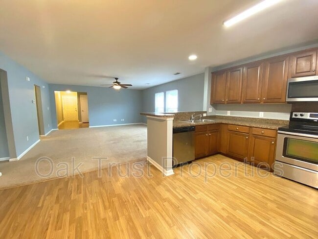 Photo - 410 Vinicio Dr