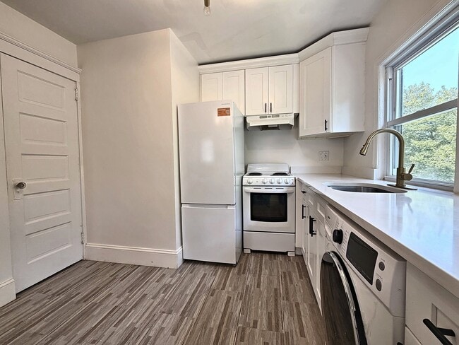 Photo - 111 Grand Ave Unit B